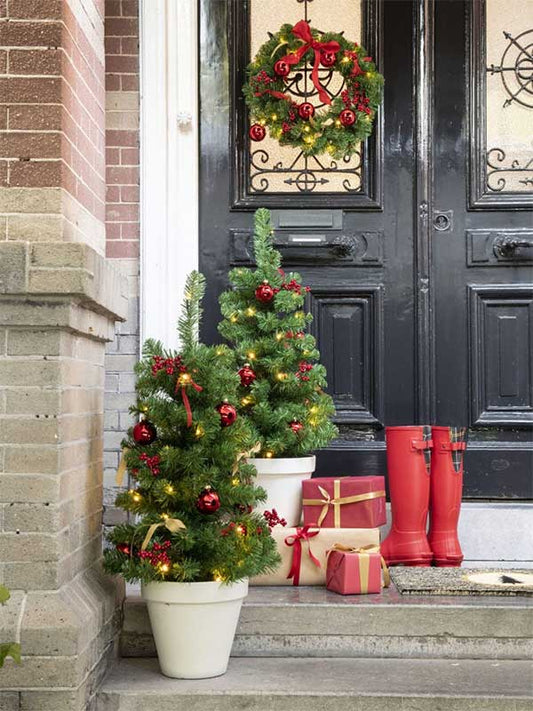 Inspiratie voor het decoreren van een kleine kerstboom: van minimalistisch tot extravagant